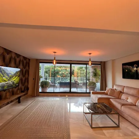 Apartment Luxurious In Nature Malaga